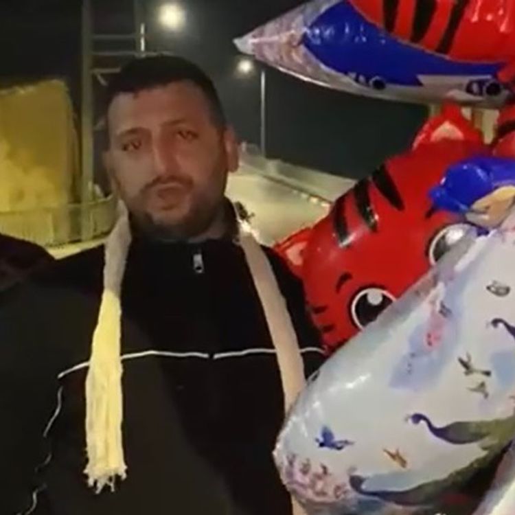 Turgutlu'da baloncudan çocuklara Ramazan sürprizi