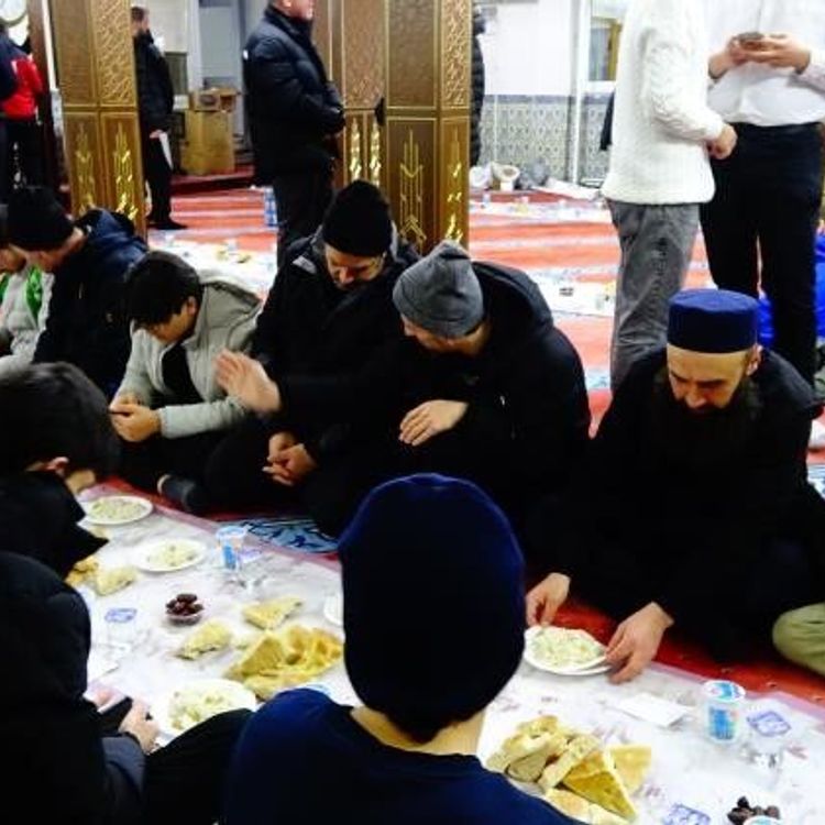 Ümmet iftarında gönüller bir oldu