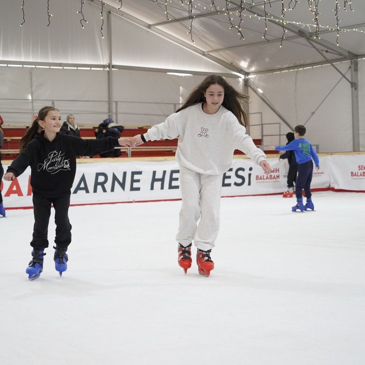 Yunusemre'de 7-17 yaş arası çocuklara ücretsiz buz pateni fırsatı