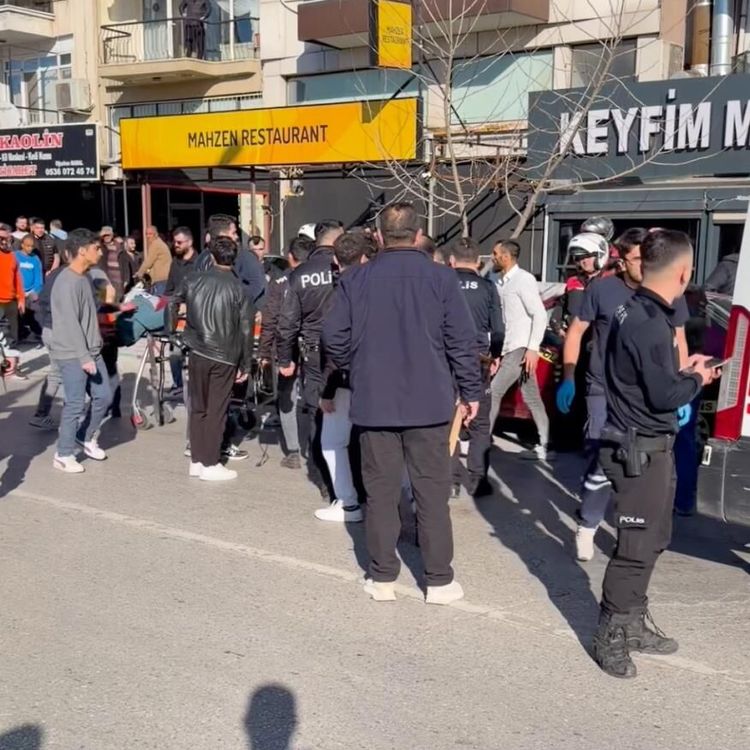 Manisa'da bıçaklı kavga: 1 ölü, 2 ağır yaralı