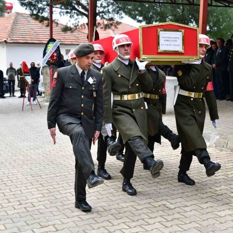 Alaşehirli Kıbrıs Gazisi son yolculuğuna uğurlandı