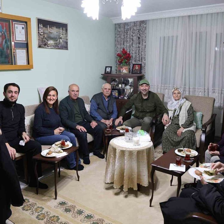 Başkan Arıkan, şehit annelerini ziyaret etti