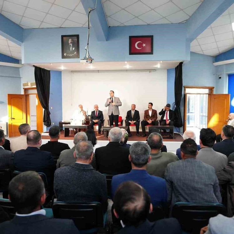 Büyükşehir Belediye Başkanı Dutlulu, Salihli'de muhtarlarla buluştu