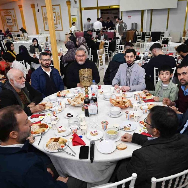 İlahiyat Fakültesinde 250 kişilik dev iftar buluşması