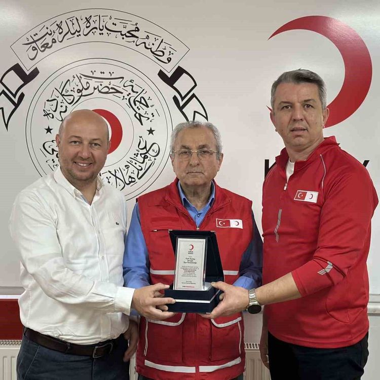 Kızılay Manisa'dan Ramazan başarısına ödül yağmuru