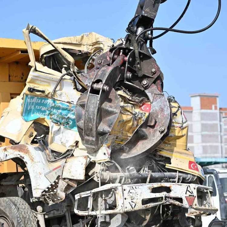 Manisa'da hurda ve sahipsiz araçlar MKE'ye sevk edildi