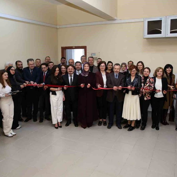 MCBÜSEM'de yeni bilgisayar laboratuvarı hizmete açıldı