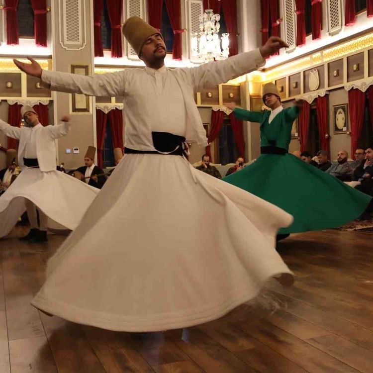 Mevlevi mukabelesi büyüledi