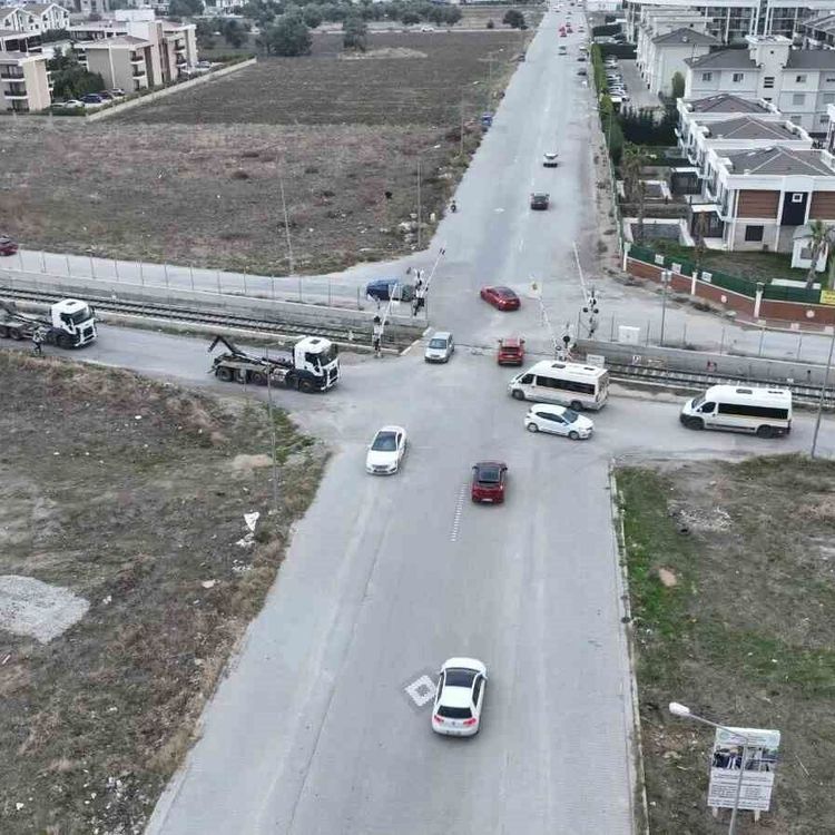 Muradiye'deki hemzemin geçit açılıyor