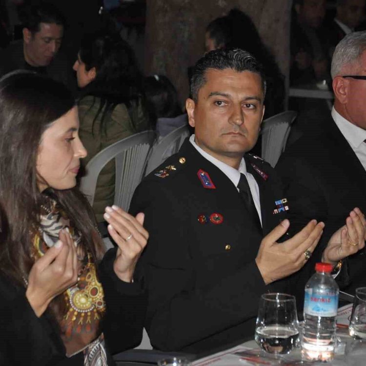 Salihli jandarma, şehit aileleri ve gazileri iftar sofrasında ağırladı