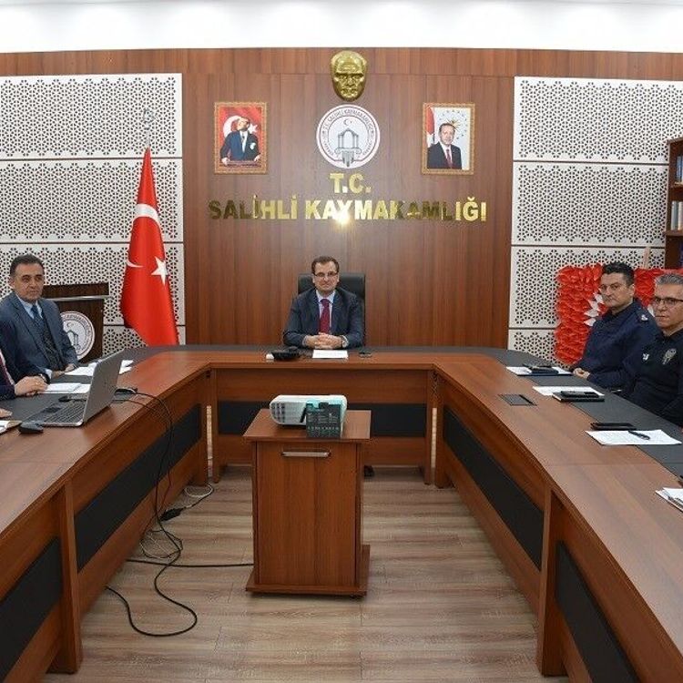 Salihli'de sahipsiz hayvanlar için kritik adım: 7/24 ihbar hattı kuruldu