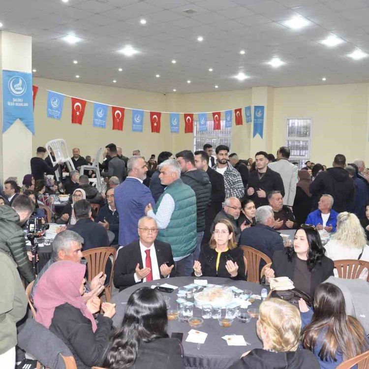 Salihli'de Ülkü Ocakları tarafından Şehitler İçin Vefa Sofrası Kuruldu