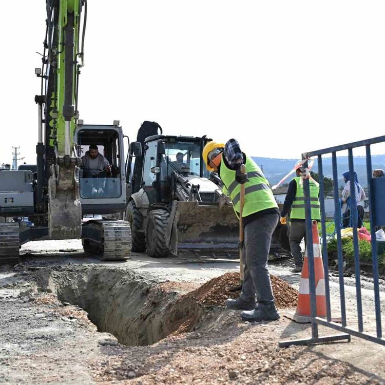 Selendi'de iki mahallenin daha altyapı sorunu tarih oluyor