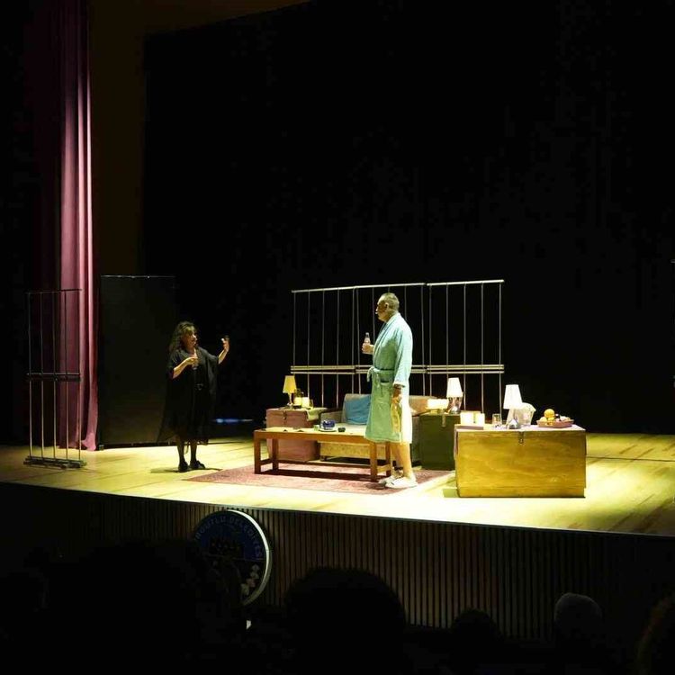 Turgutlu'da 'Aşk-ı Müebbet' oyununa büyük ilgi