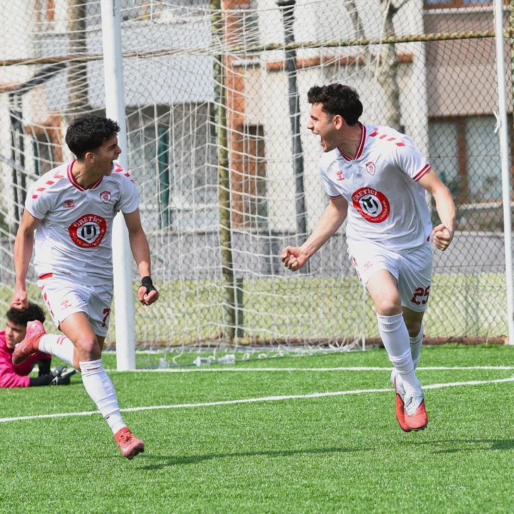 Yunusemre Belediyespor üst üste üçüncü kez şampiyon