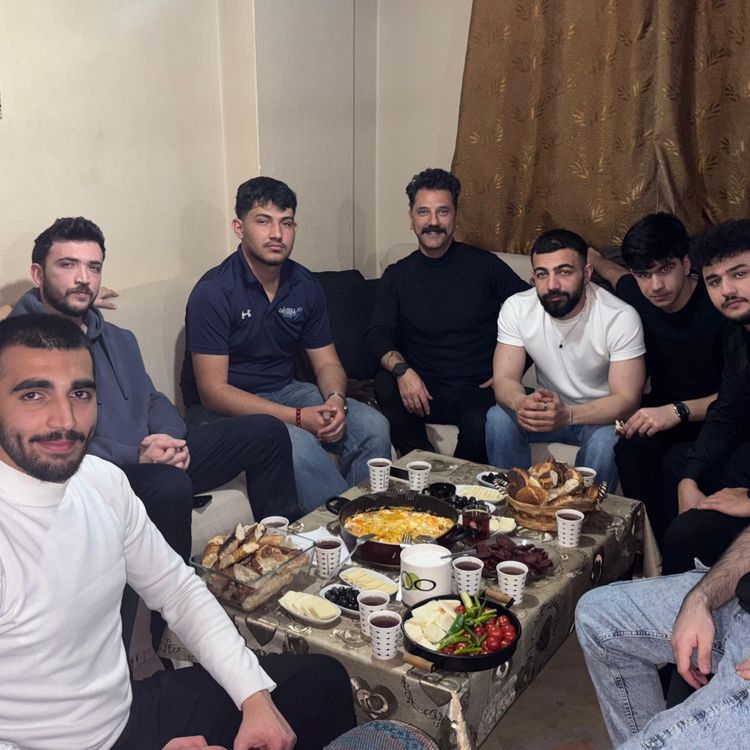 İki Devlet Tek Sofrada Buluştu: Azerbaycanlı Gençlere Sahur Sürprizi