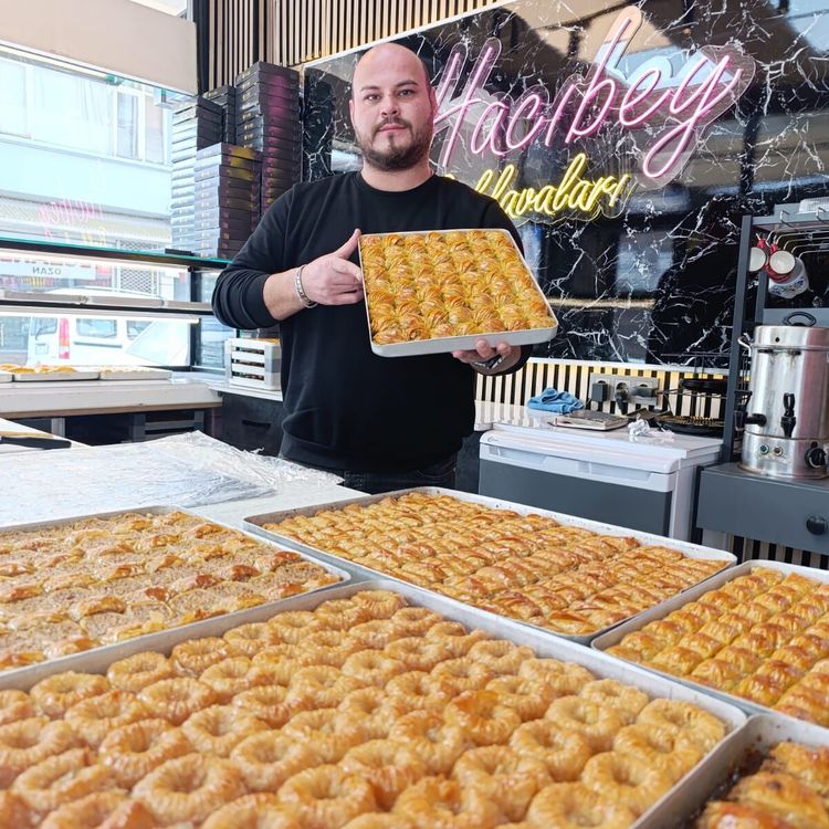 SİMAV’DA RAMAZAN AYININ BEREKETİ BAKLAVA SATIŞLARINA YANSIDI