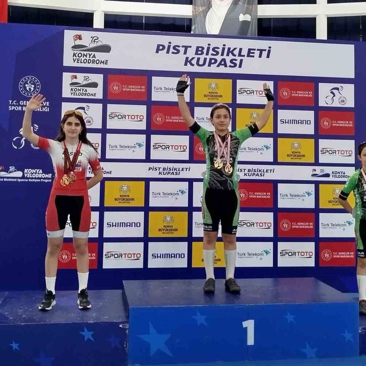 Akhisarlı pedallar Konya'da 3 günde 5 madalya kazandı