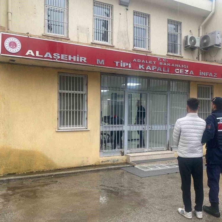 Alaşehir'de 5 bin 96 adet sentetik hap ele geçirildi