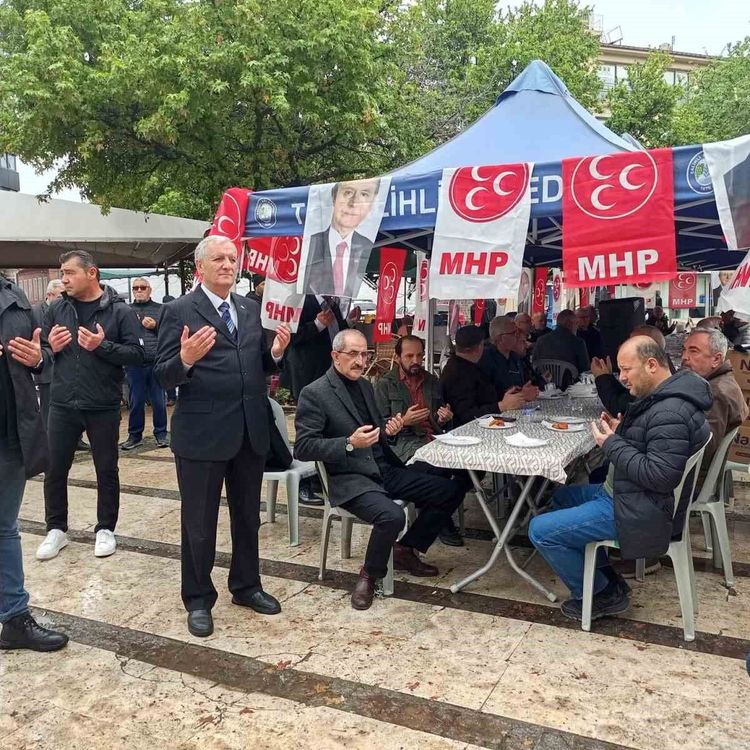 Alparslan Türkeş Salihli'de dualarla anıldı