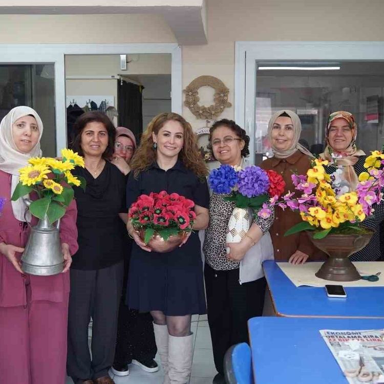 Atıklar kadınların elinde sanata dönüşüyor