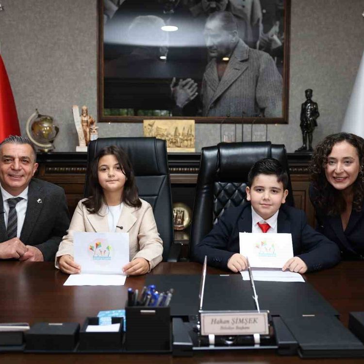 Başkan Şimşek 23 Nisan'ı çocuklarla beraber geçirdi