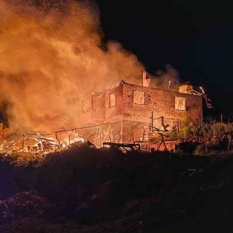 Demirci'de korkutan ev yangını