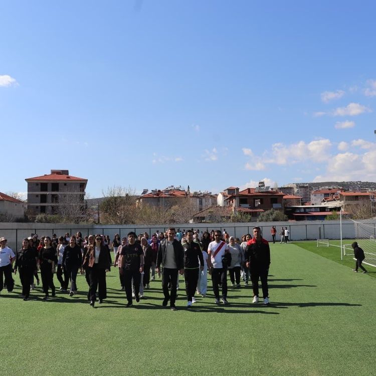 Dünya Sağlık Günü'nü yürüyerek kutladılar