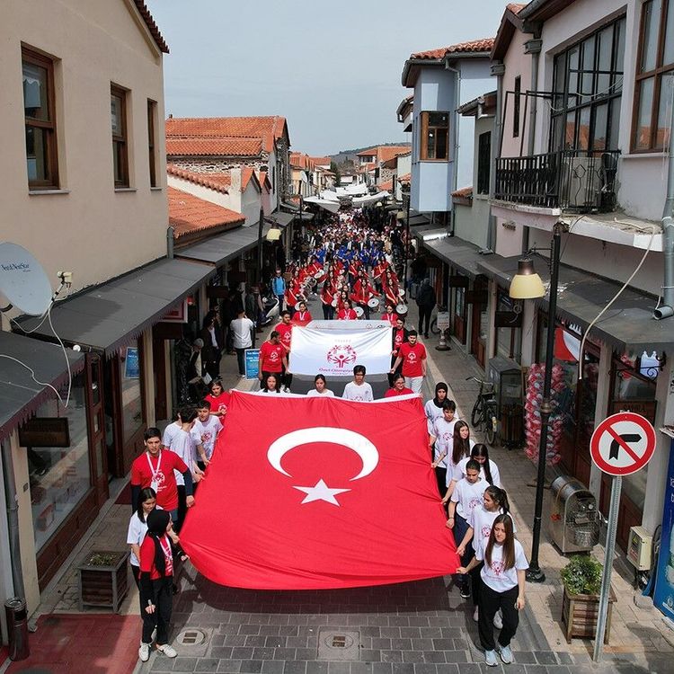 Ege Bölge Oyunları Kula'da coşkuyla başladı