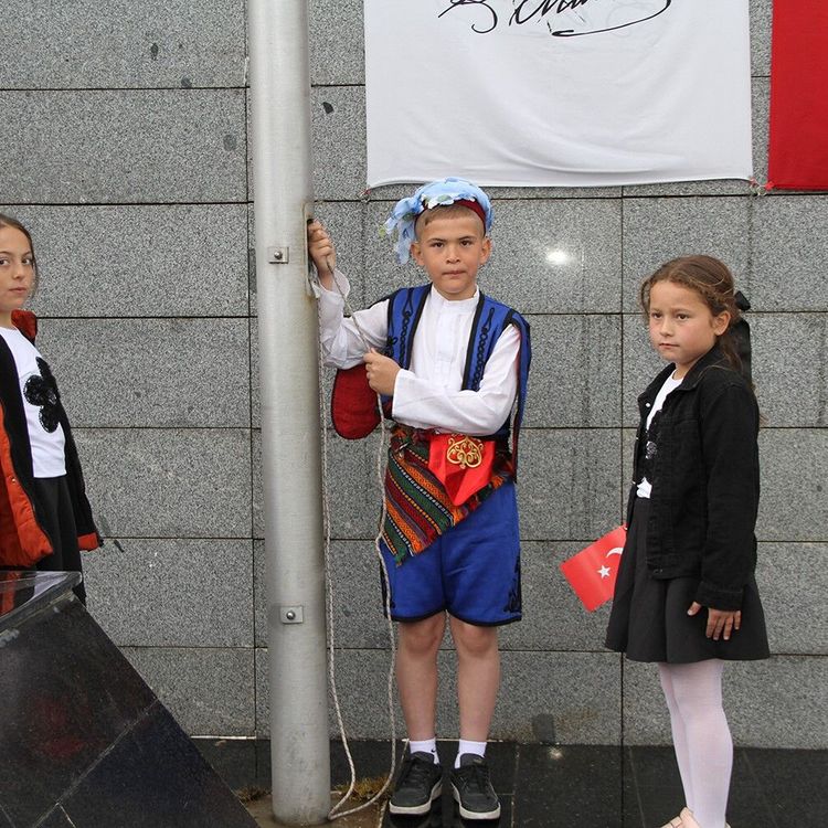 Manisa ilçelerinde 23 Nisan coşkusu