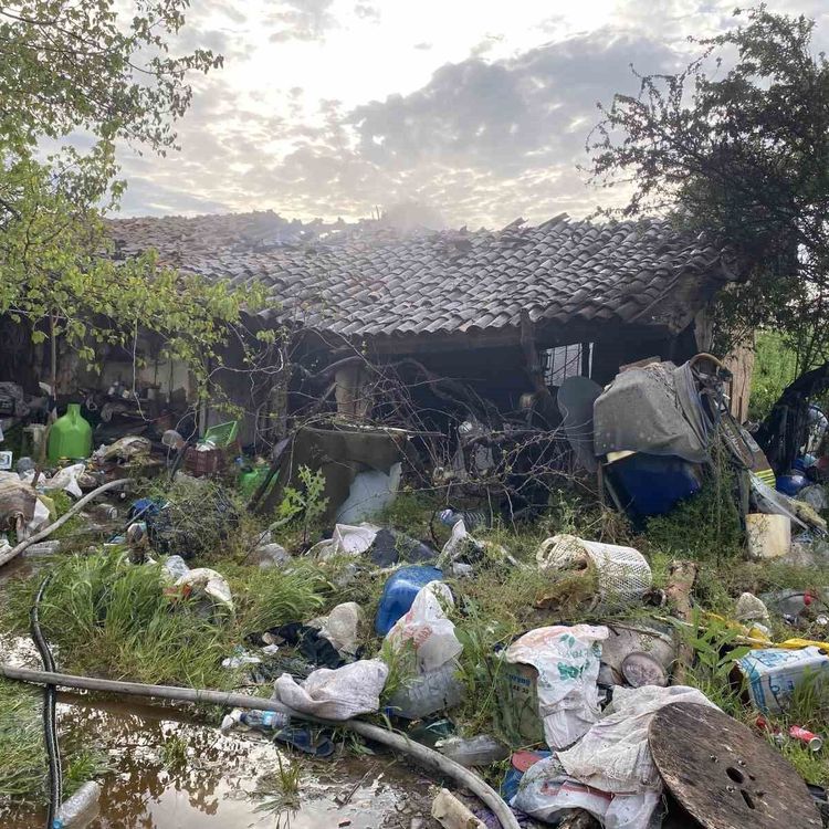 Manisa'da ev yangını: 1 kişi hayatını kaybetti