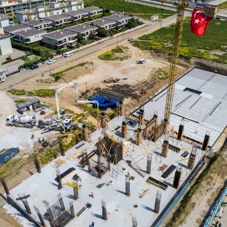 Manisa'da iş dünyasının yeni prestij merkezi Work&Life için ilk kazma vuruldu