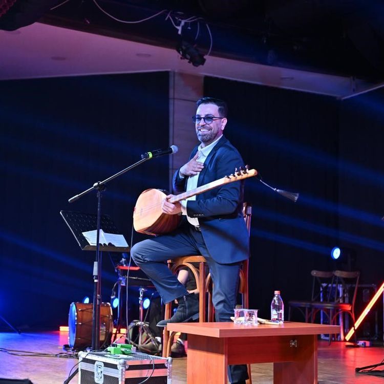 Manisa'da İsmail Altunsaray ile türkü dolu gece