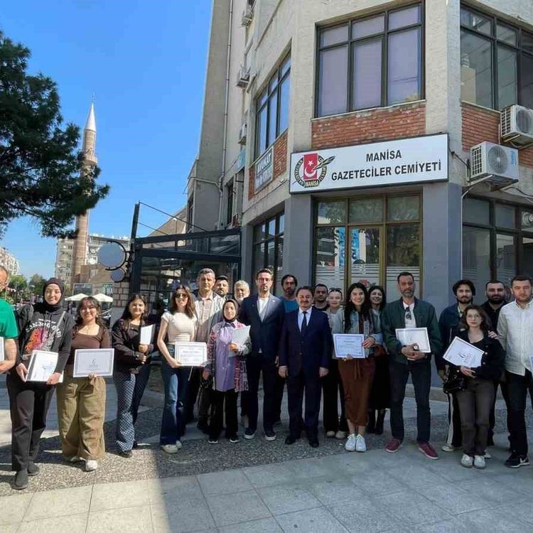 Manisalı Gazeteciler dron ehliyetlerini aldı