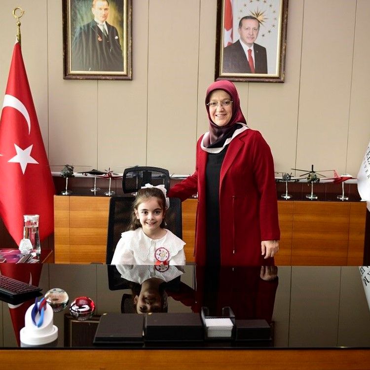 MCBÜ Rektörlüğünde 23 Nisan coşkusu