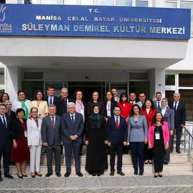 MCBÜ'de '21. yüzyılda kadın ve sağlık' konuşuldu