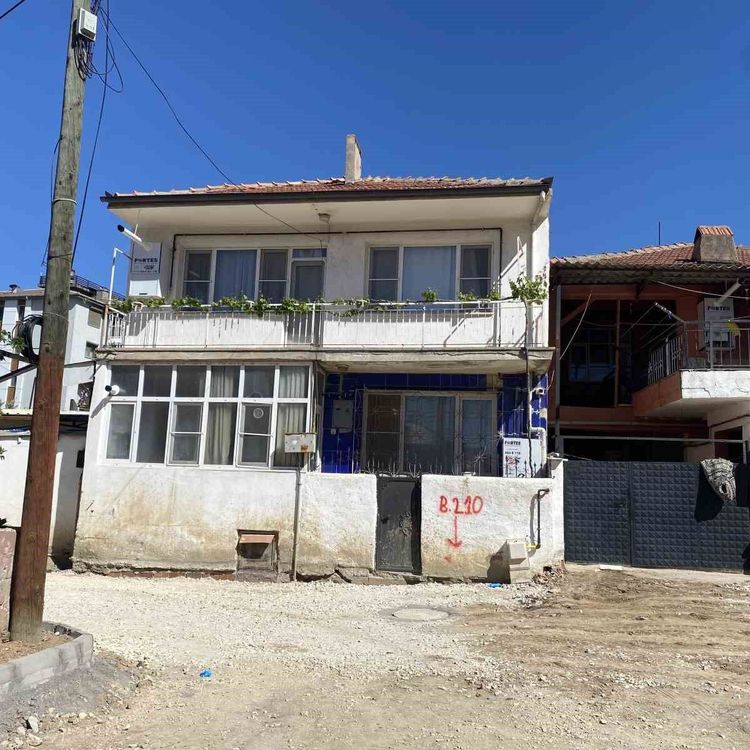 Namaz için uyandı, oğlunu banyoda ölü buldu