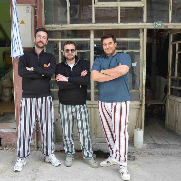 Pijamaları giyip geçmişe yolculuk yaptılar