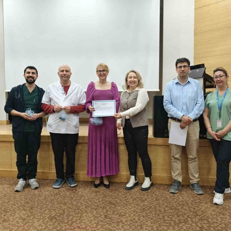 Sağlık çalışanları adım adım yarıştı