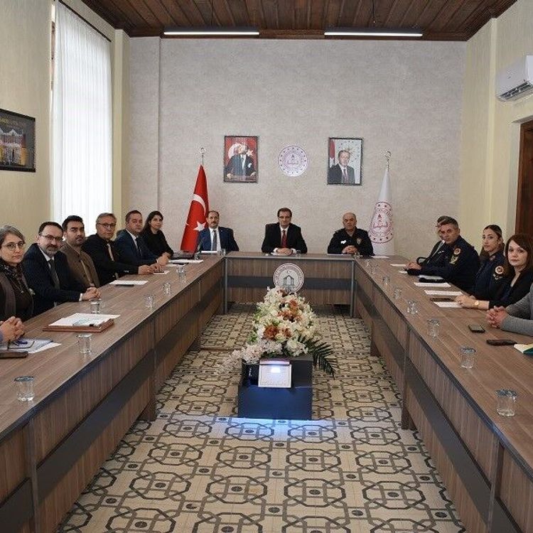 Salihli'de bağımlılıkla mücadele toplantısı gerçekleştirildi