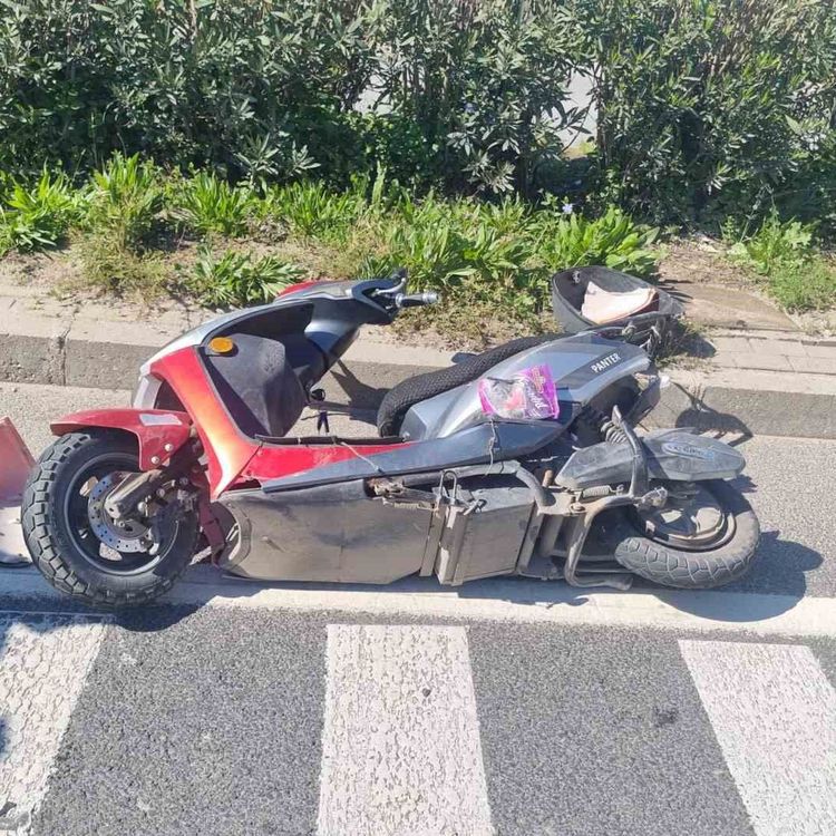 Salihli'de ekobis ve motosiklet çarpıştı: 3 yaralı