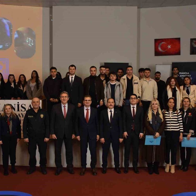 Salihli'de üniversite öğrencilerine siber suçlar ve dolandırıcılık eğitimi