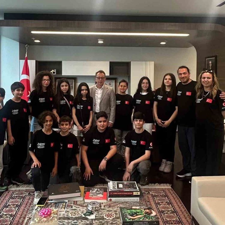 Salihli'den Miami Başkonsolosu'na Sardes Hediyesi