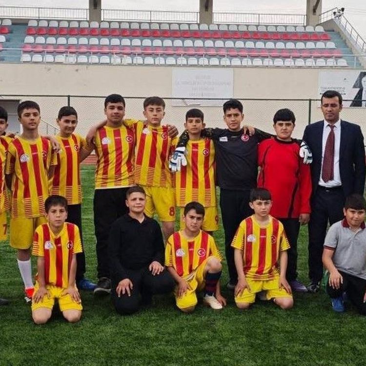 Sarıgöl'de 23 Nisan coşkusu sahaya taşındı