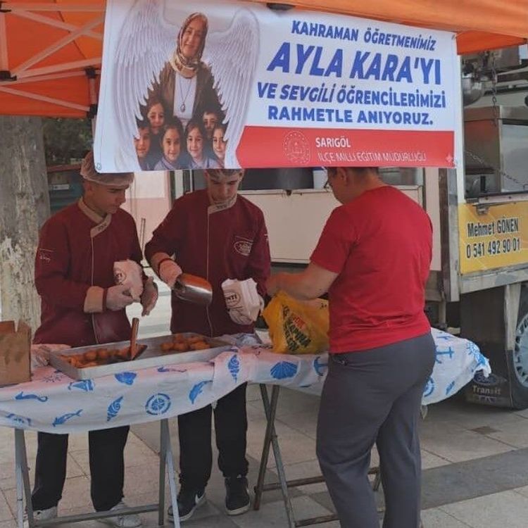 Şehit öğretmen ve öğrenciler için lokma hayrı