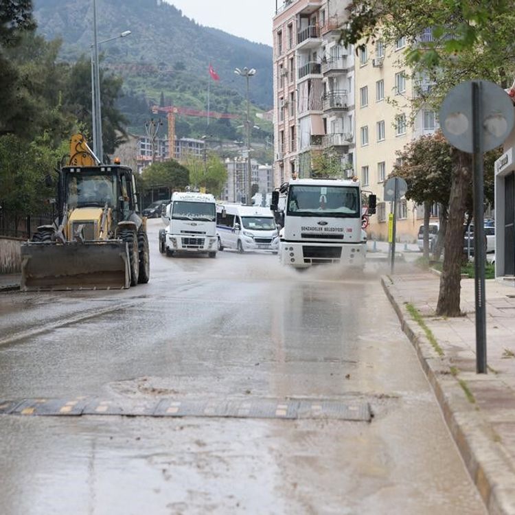 Şehzadelerin dönüşen mahallelerinde kapsamlı temizlik