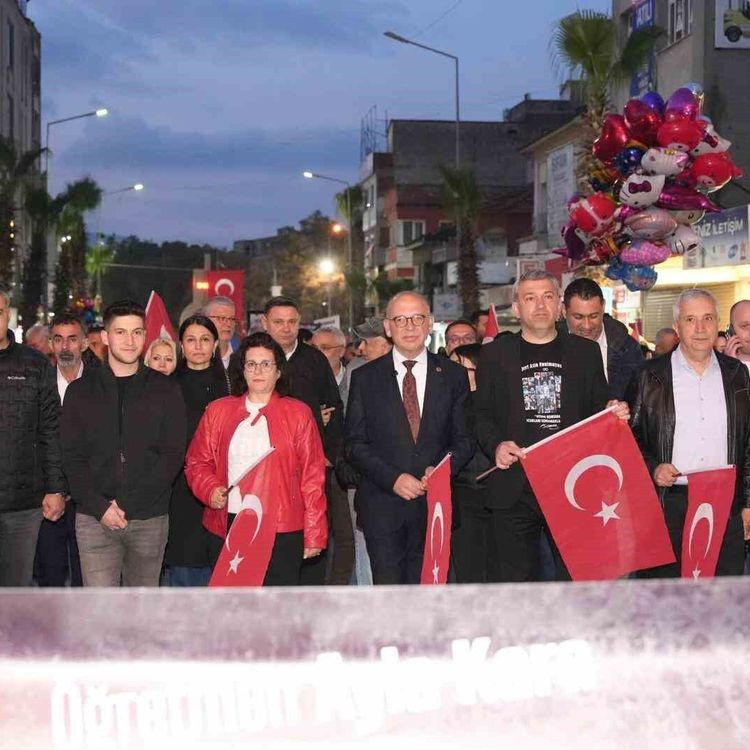 Turgutlu'da 'Sessiz Saygı' korteji