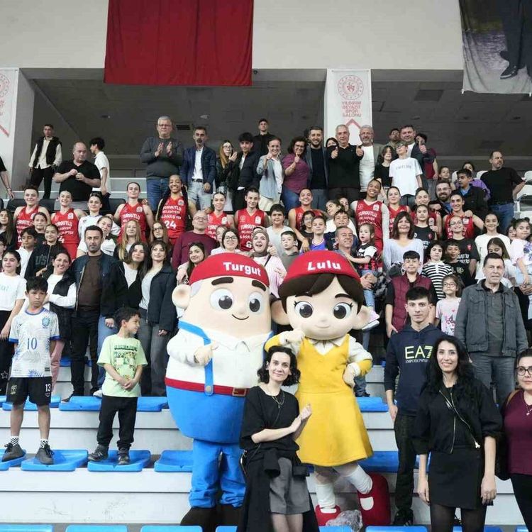 Turgutlu'nun perilerinden Play-Off'a muhteşem başlangıç