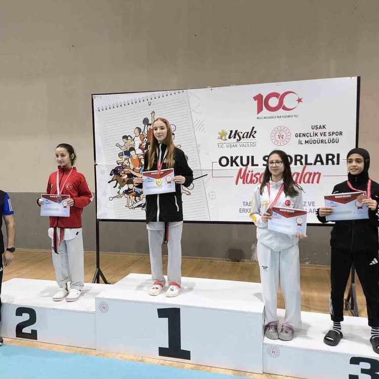 Yunusemreli Meyra'dan altın madalya