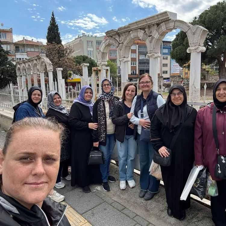 Saruhanlı Halk Eğitim’den Akhisar Gezisi